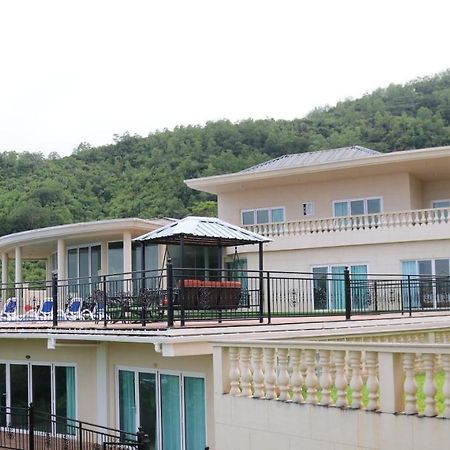 Amanda Villa - Best Value Mountain Top Inn Au Cap Zewnętrze zdjęcie